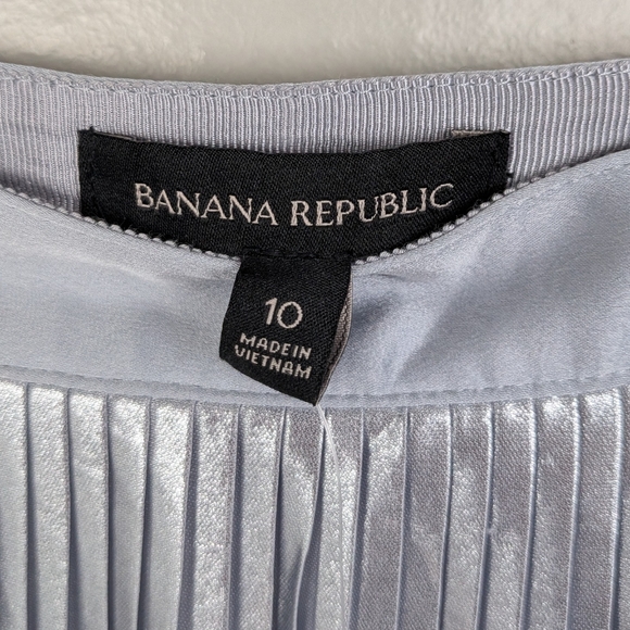 Banana Republic Metallic Silver Pleated Midi Skirt 10 - Picture 2 of 5